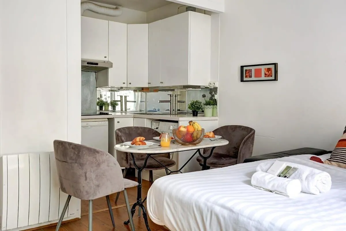 103- Elegant Apartment Near The Eiffel Tower Paris France